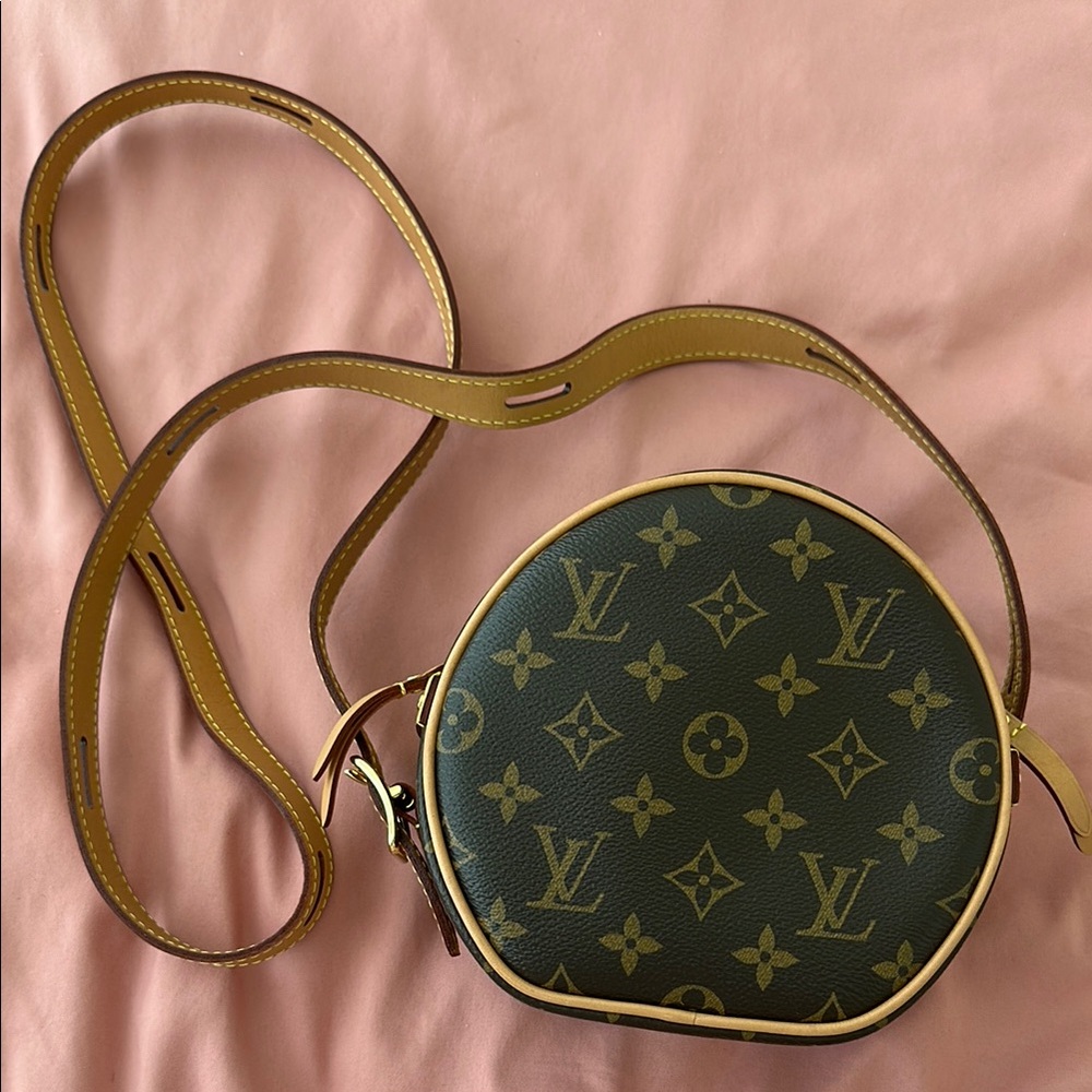 Louis Vuitton Boite Chapeau Souple pm Monogram Crossbody Bag